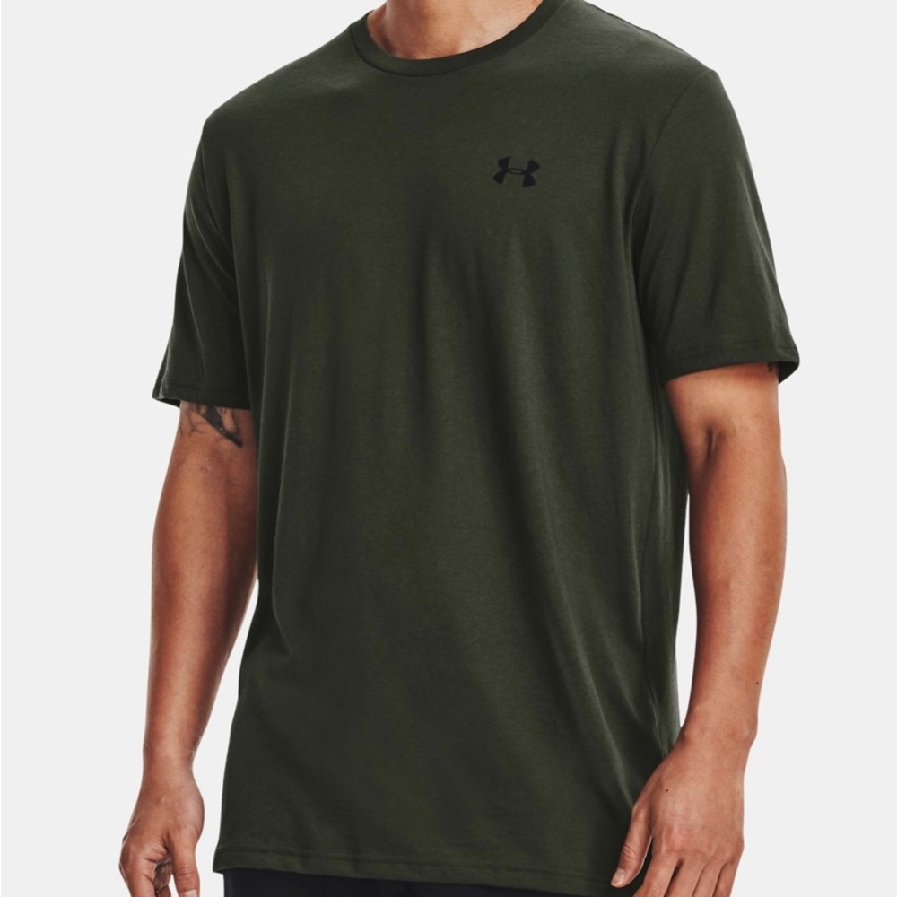 Under Armour loose men’s heat gear
